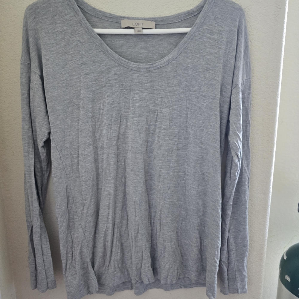 Soft Loft gray long-sleeve tee, size small, gently used.